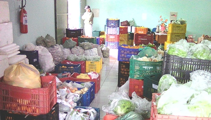 Pinhão - Agricultura Familiar fornece 1.600 quilos de produtos para merenda escolar