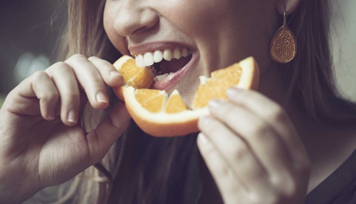 Comer uma laranja por dia reduz risco de degeneração ocular