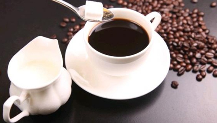 Excesso de açúcares e cafeína pode ser gatilho para a tontura