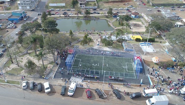 Pinhão - Diversas atividades recreativas lotam inauguração da Mini Arena na Praça Darci Brolini