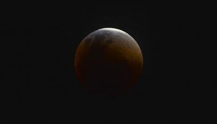 Eclipse total da Lua ocorre hoje; veja dicas para acompanhar
