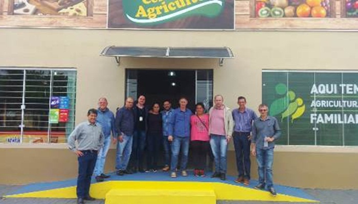 Guaraniaçu - Comitiva de Capitão Leônidas Marques realiza visita técnica ao município
