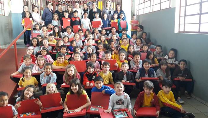 Candói - Prefeitura investe na compra de kits escolares