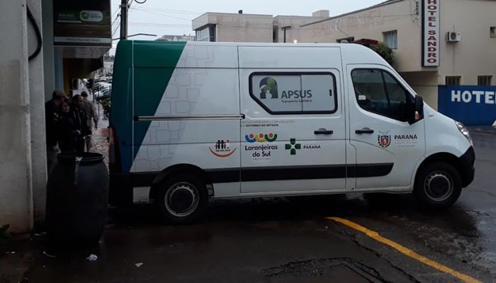 Laranjeiras - Idosa sofre queda em apartamento no centro