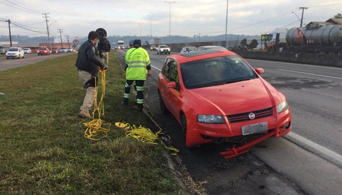 Jovem é atropelado por diversos carros na BR-277 a poucos metros de passarela