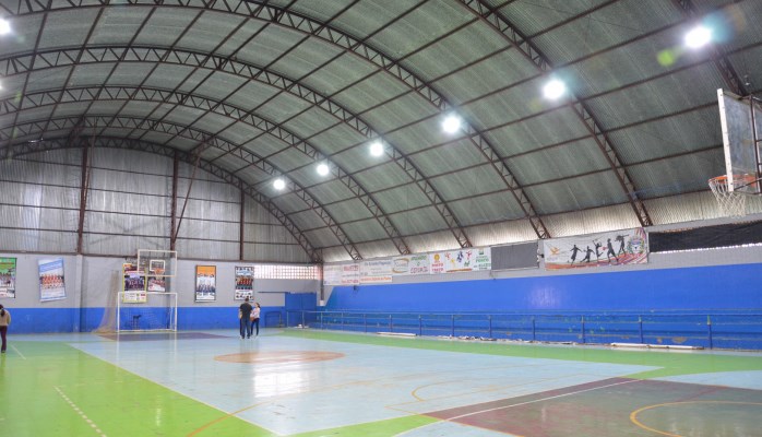 Pinhão - Ginasinho recebe moderno sistema iluminação com lâmpadas de LED