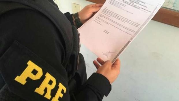 Homem é preso com documento falso que suspendia cassação da CNH