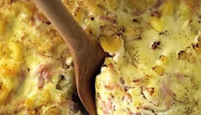 Anote a receita: macarrão de forno com presunto e queijo