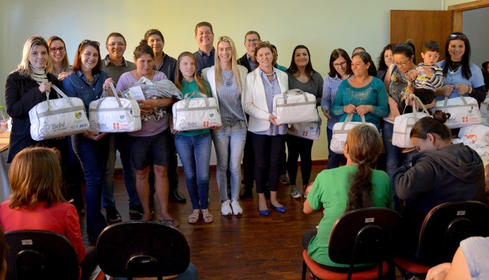 Laranjeiras - Kits maternidade são entregues para gestantes