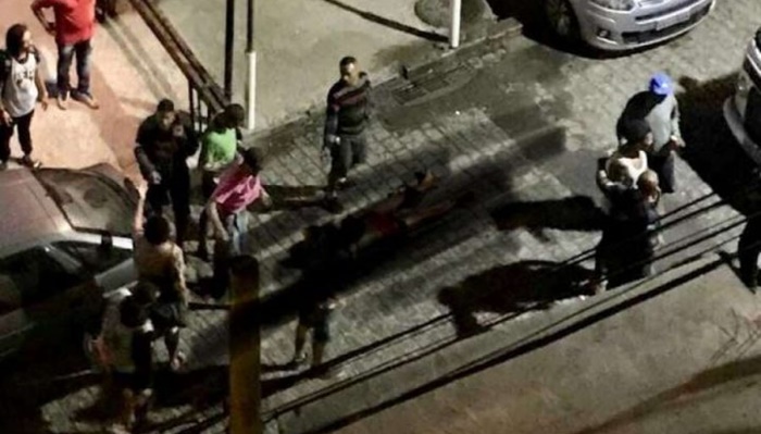 Garçom é morto por policiais que teriam confundido guarda-chuva com arma