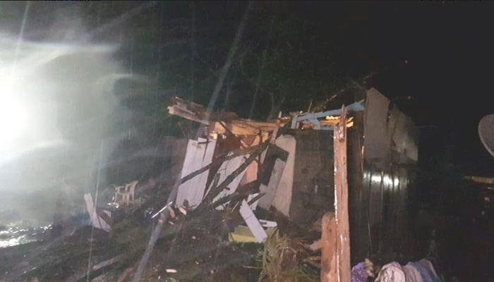 Família Laranjeirense fica desabrigada após temporal destruir casa