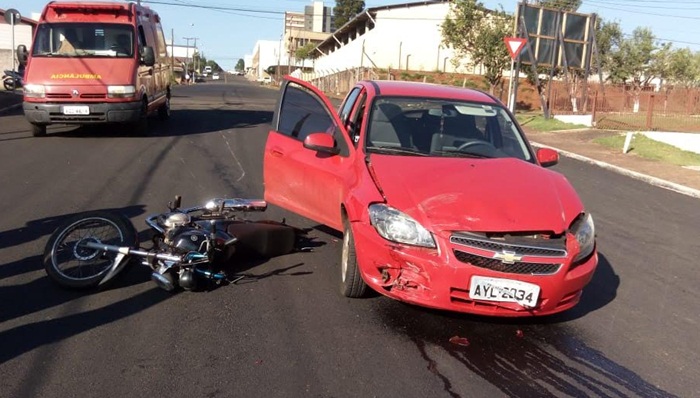 Laranjeiras - Colisão entre moto e carro é registrado no centro