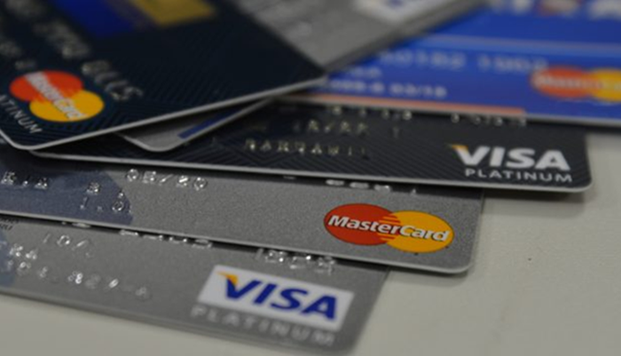 Cartão de crédito e crediário são modalidades que mais endividaram