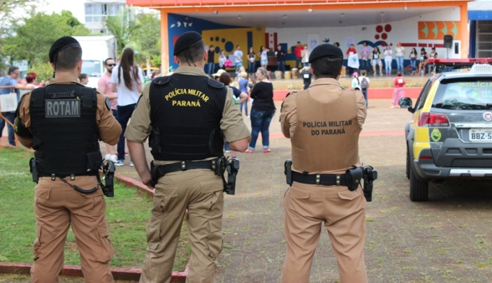 Laranjeiras - PM acompanha ato contra Bolsonaro no centro