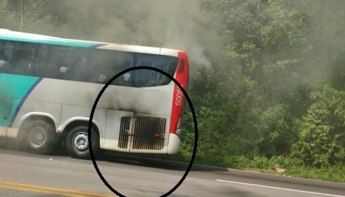 Marquinho – Ônibus que transportava universitários pegou fogo na BR-158
