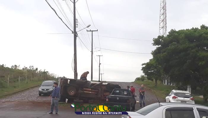 Laranjeiras – Camionete tomba e colide com poste no bairro São Francisco