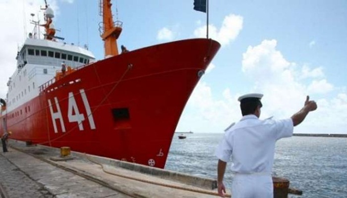 PF faz operação contra tráfico internacional de drogas por navios