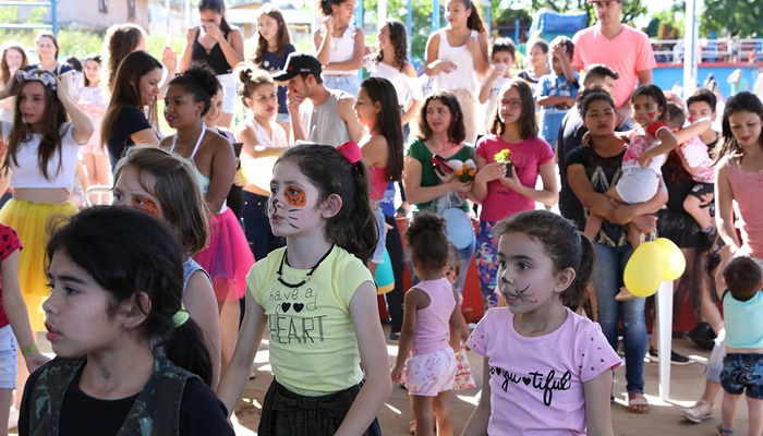 Laranjeiras - Tarde recreativa atrai centenas de crianças no Lago Municipal