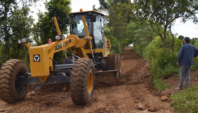 Pinhão - Comunidade de Guarapuavinha é beneficiada com recuperação das estradas