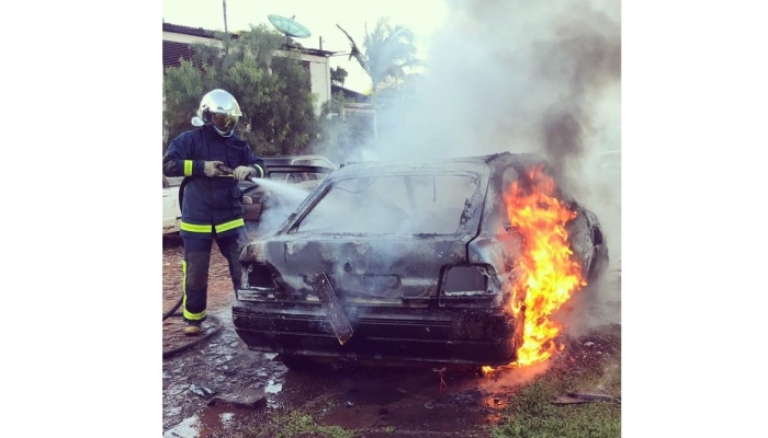 Laranjeiras – Mais um veículo incendiado é registrado no Água Verde
