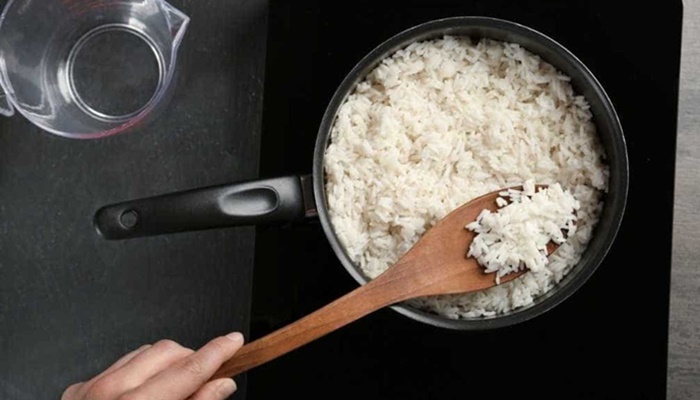 Modo como o arroz é feito pode causar muitos males à saúde; entenda