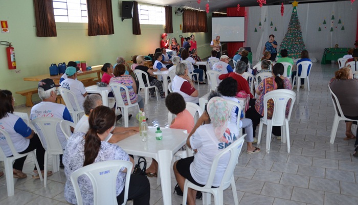 Pinhão - Em clima de comemoração, Grupo de Idosos Sorriso e Vida encerram encontros do ano de 2018