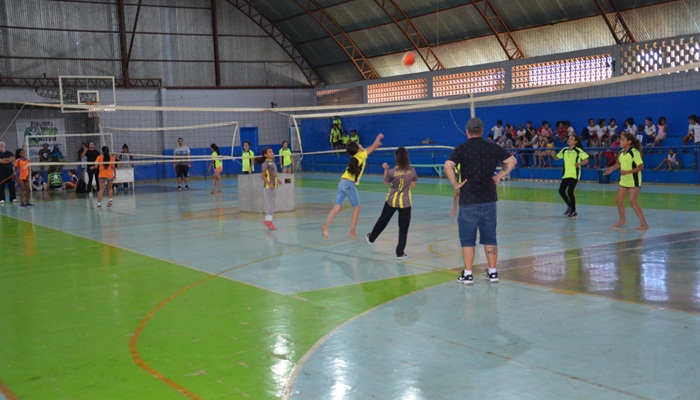 Pinhão - Segundo Festival de Mini Vôlei envolveu aproximadamente 100 atletas