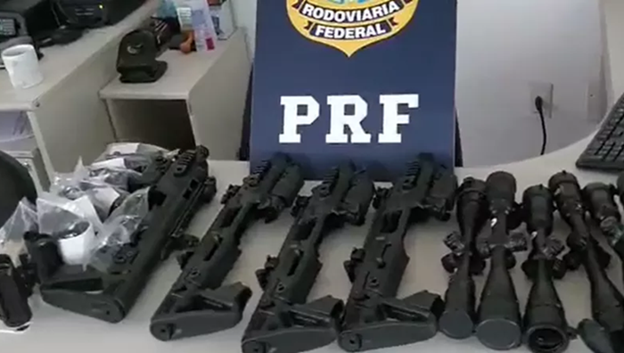 PRF apreende kits que transformam pistolas em metralhadoras