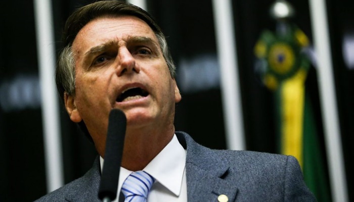 Bolsonaro diz que liberará posse de arma de fogo por decreto