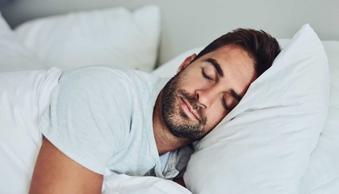 Injeção de álcool puro pode ajudar homens a dormirem melhor