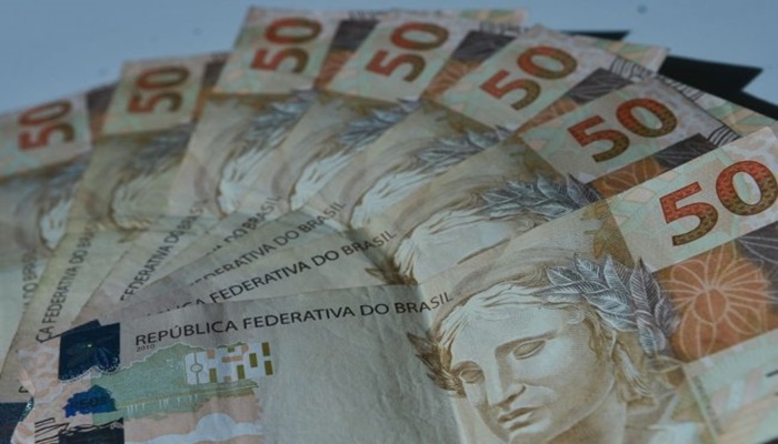 Governo anuncia reajuste do salário mínimo de R$ 998 para R$ 1.039