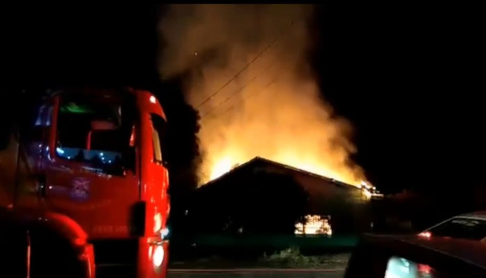 Homem morre carbonizado em casa incendiada, em Irati