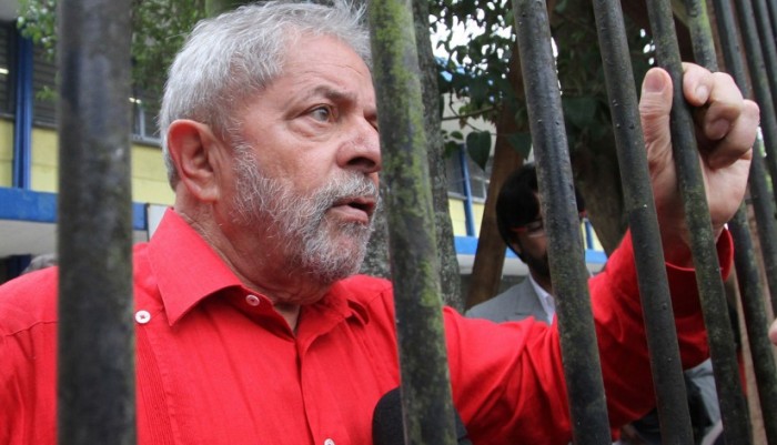 Lula orienta o PT a não 'bater boca' com governo Bolsonaro, diz Gleisi