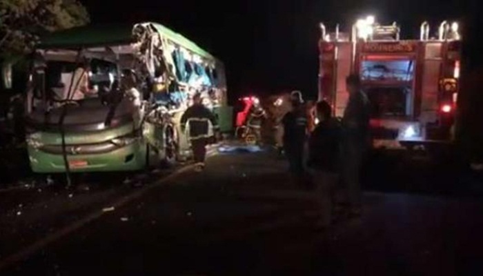 Ônibus que seguia para Cascavel se envolve em acidente com 5 mortes na PR 280