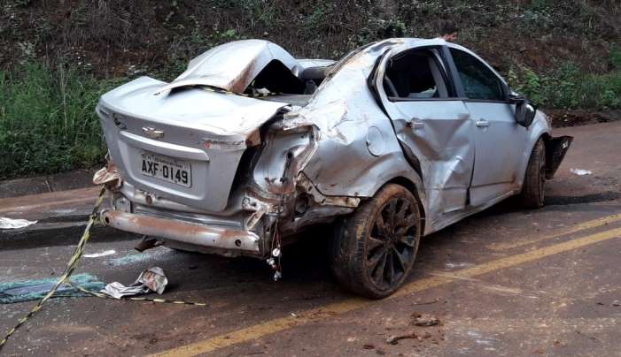 Três Barras - Condutor colide automóvel contra barranco e morre