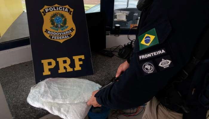 Catanduvas - PRF prende duas pessoas com haxixe