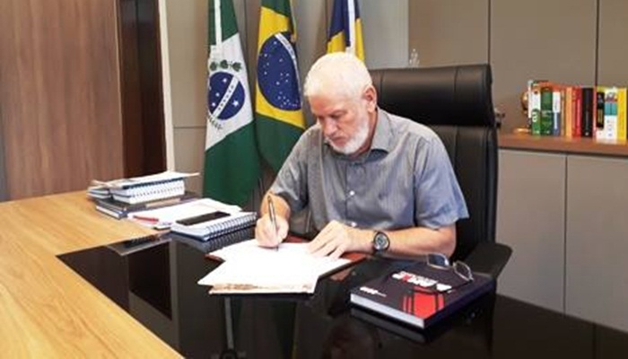 Guaraniaçu - Prefeito Osmário assina Decreto autorizando “Repasse e Reajuste” para o Transporte Escolar 2019