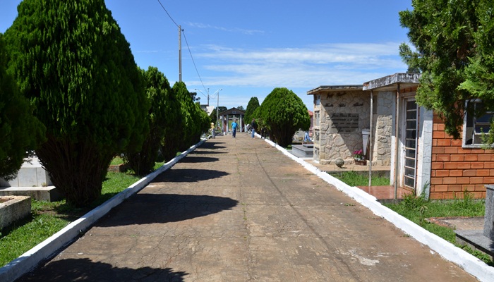 Pinhão - Falta de licença ambiental gera 19 multas contra os cemitérios do município e ameaça a saúde da população