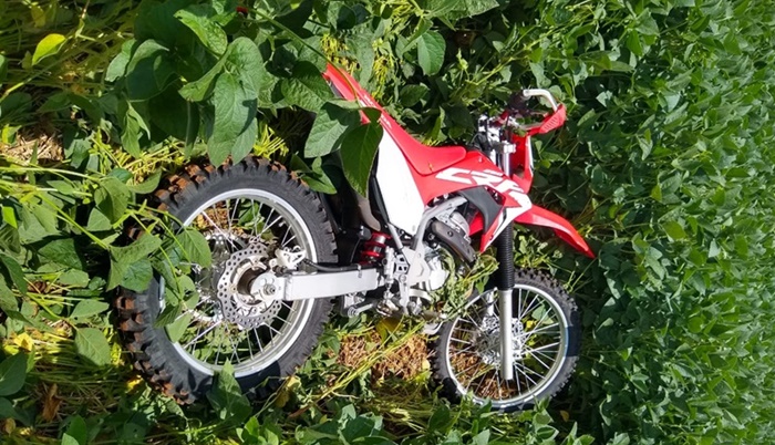 Candói - Moto furtada foi encontrada em meio a uma plantação de soja às margens da rodovia BR 373