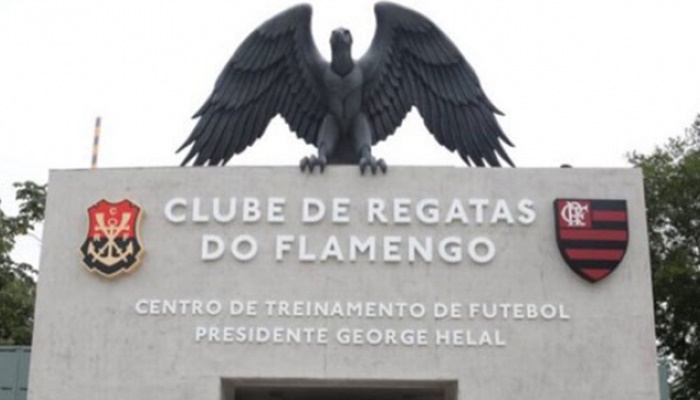 Dez pessoas morrem e três ficam feridas em incêndio em alojamento de base do Flamengo