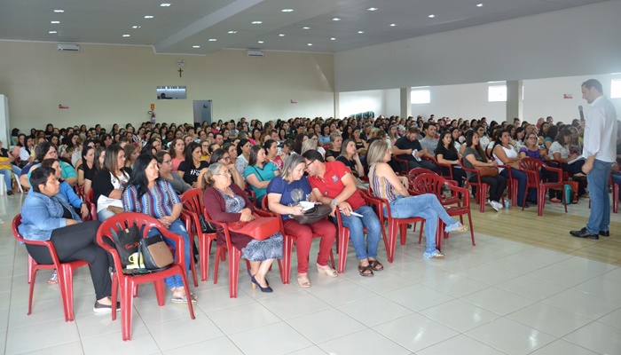 Pinhão - Professores participam do primeiro encontro pedagógico em 2019