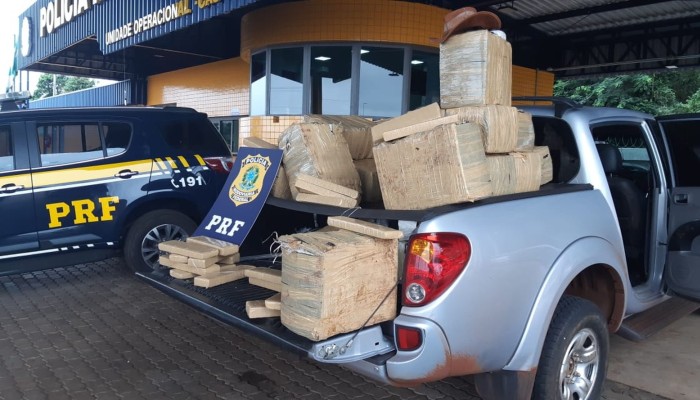 Motorista é preso com quase meia tonelada de maconha em caminhonete roubada