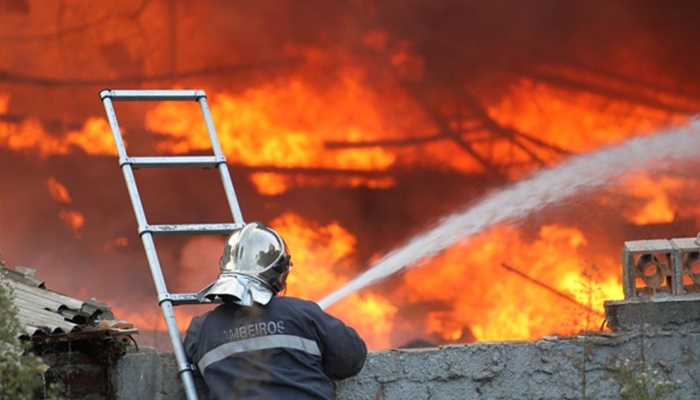 A cada duas horas, um incêndio em edificação é registrado no Paraná