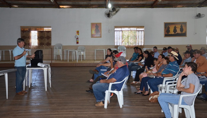 Pinhão - Administração municipal presta contas do trabalho participando de diversas reuniões com a comunidade