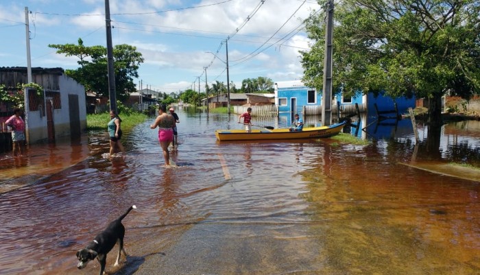 Mais de 5 mil moradores foram prejudicados pela chuva no litoral do PR