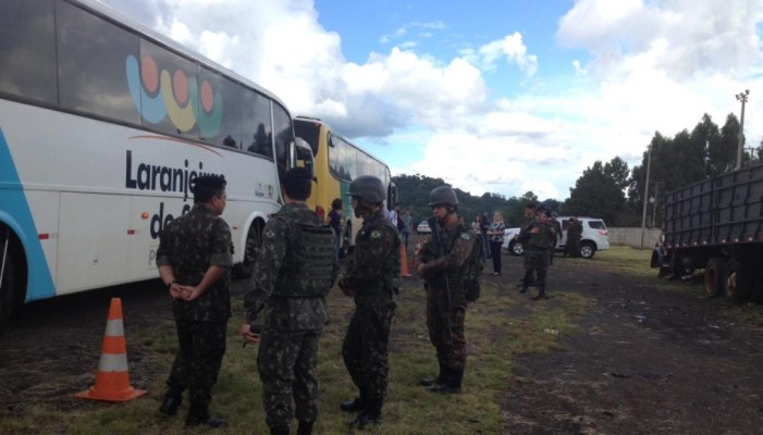 Laranjeiras - Exército realiza operação na BR-277