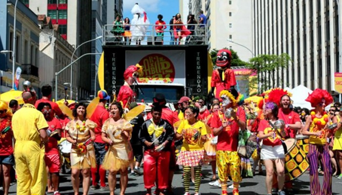 Brasileiro deve gastar R$ 633 em média no Carnaval, diz pesquisa