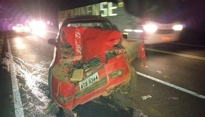 Laranjeiras - PRF registra colisão entre carreta e automóvel na BR 277