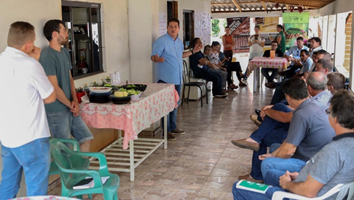 Laranjeiras - Prefeito prestigia o encerramento do Curso de Turismo Rural