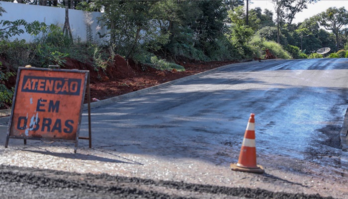 Laranjeiras - Ruas do Bairro Água Verde recebem reperfilamento asfáltico